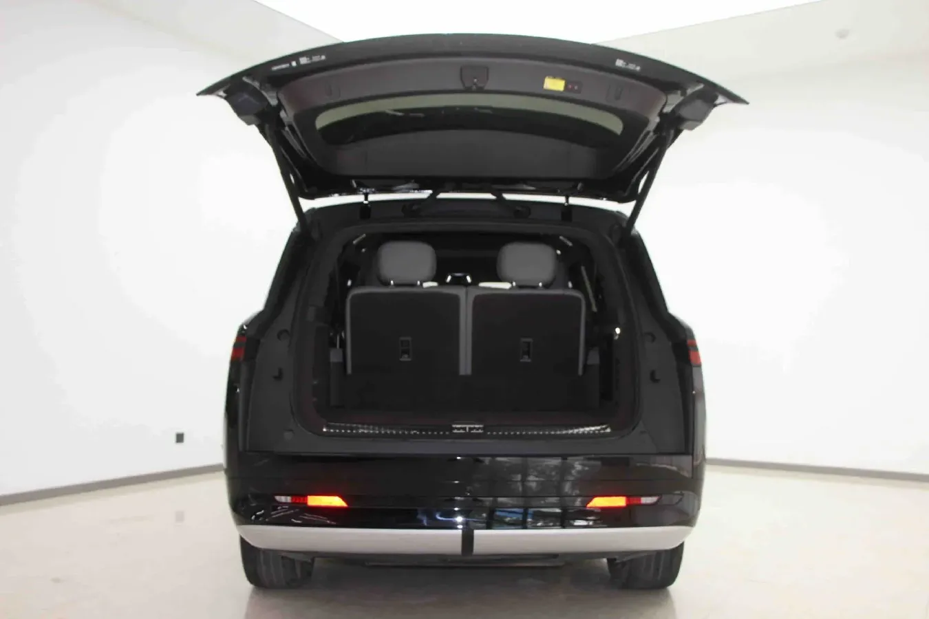 2025 Denza DenzaN9 2.0T 207HP L4 E-CVT PHEV,autocango,china used car exporter,china ev exporter,chinese used car exporter,chinese used ev exporter