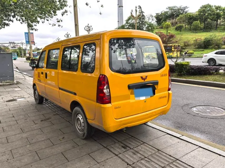 2021 WuLing RongGuang 1.5L 99HP L4 5MT,autocango,china used car exporter,china ev exporter,chinese used car exporter,chinese used ev exporter