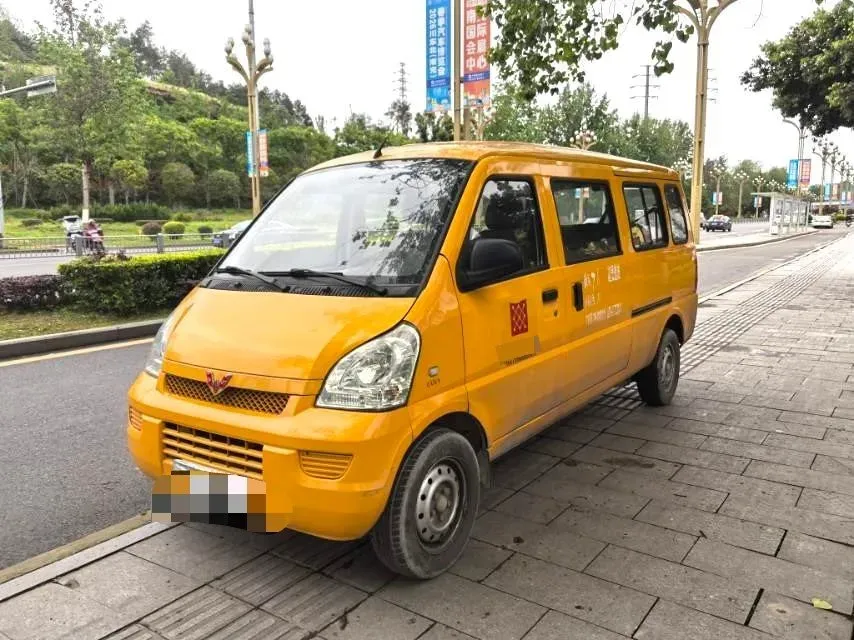 2021 WuLing RongGuang 1.5L 99HP L4 5MT,autocango,china used car exporter,china ev exporter,chinese used car exporter,chinese used ev exporter