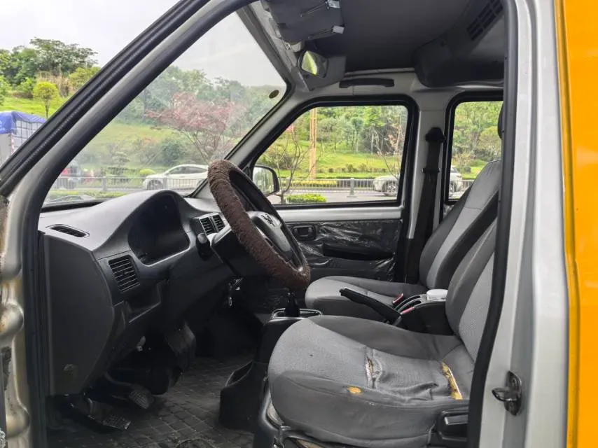 2021 WuLing RongGuang 1.5L 99HP L4 5MT,autocango,china used car exporter,china ev exporter,chinese used car exporter,chinese used ev exporter