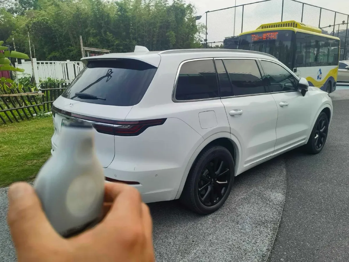 2021 Li ONE Range Extended 131HP REEV 40.5KWH,autocango,china used car exporter,china ev exporter,chinese used car exporter,chinese used ev exporter