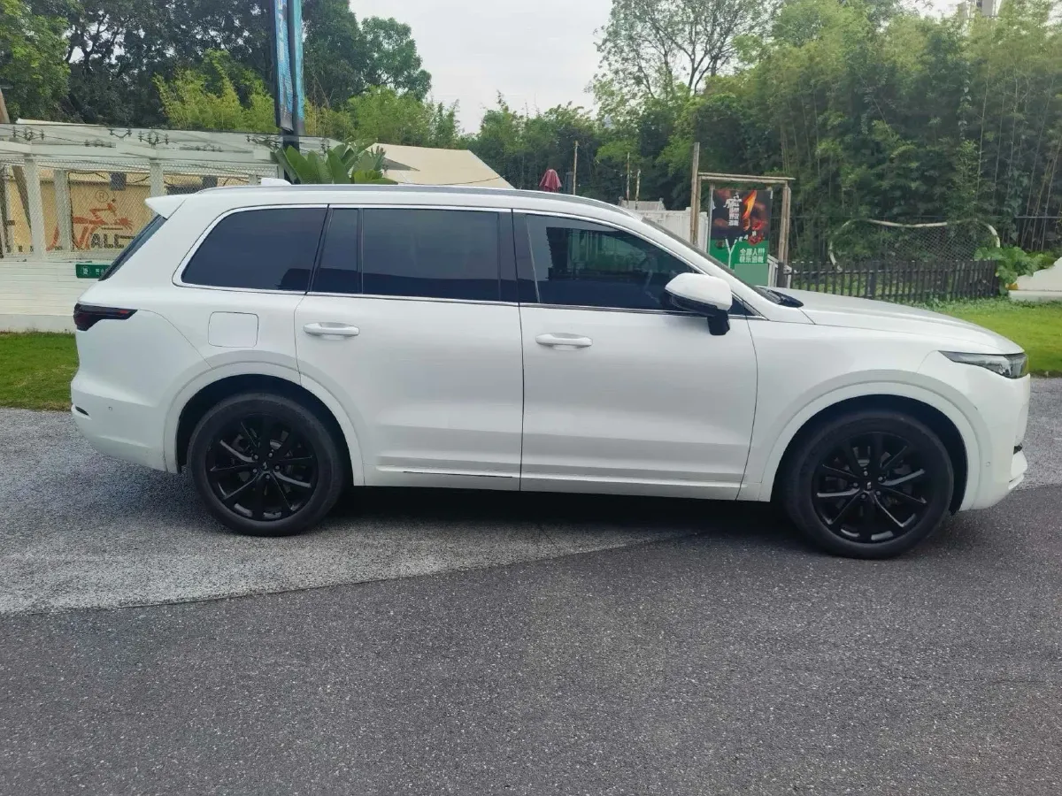 2021 Li ONE Range Extended 131HP REEV 40.5KWH,autocango,china used car exporter,china ev exporter,chinese used car exporter,chinese used ev exporter