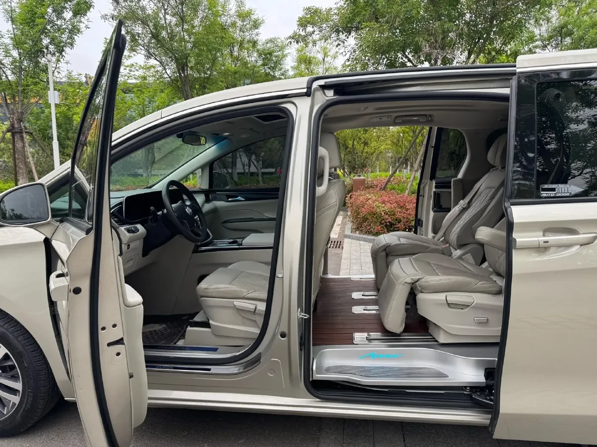 2021 Buick GL8 2.0T 237HP L4 9AT,autocango,china used car exporter,china ev exporter,chinese used car exporter,chinese used ev exporter