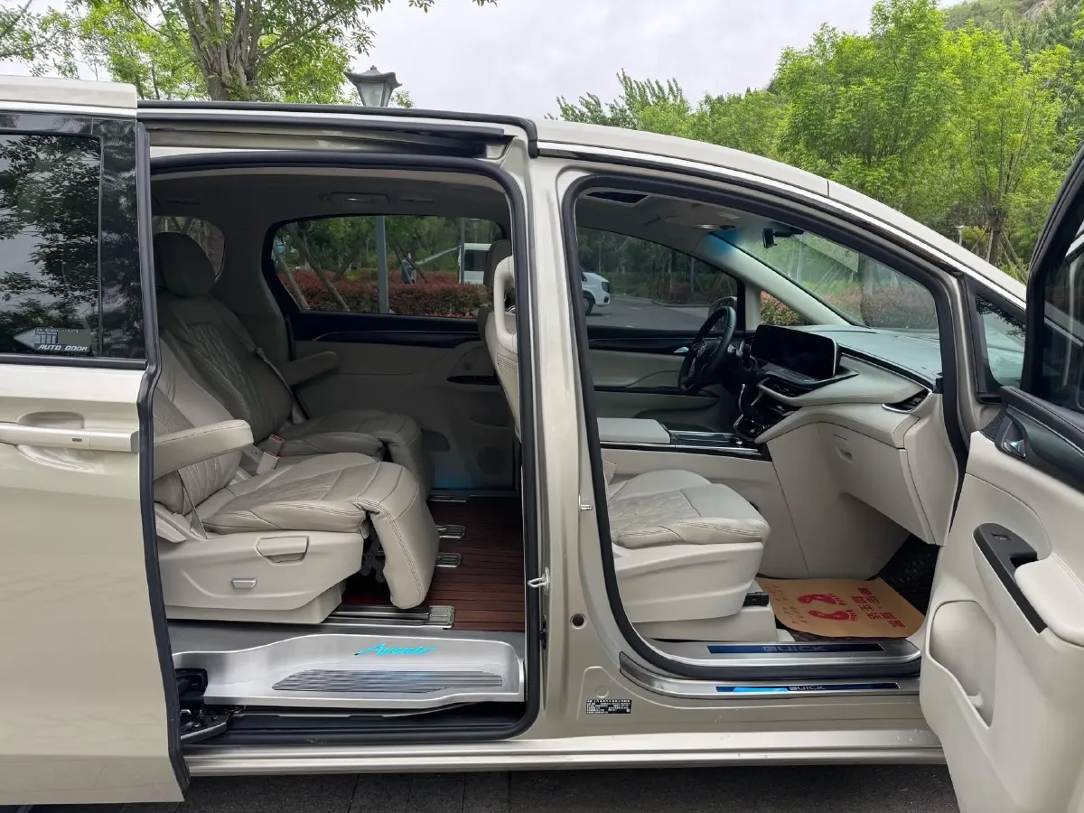 2021 Buick GL8 2.0T 237HP L4 9AT,autocango,china used car exporter,china ev exporter,chinese used car exporter,chinese used ev exporter