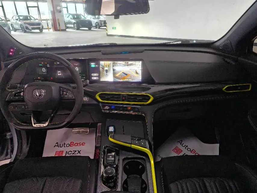 2022 ChangAn UNI-T 1.5T 188HP L4 7DCT,autocango,china used car exporter,china ev exporter,chinese used car exporter,chinese used ev exporter