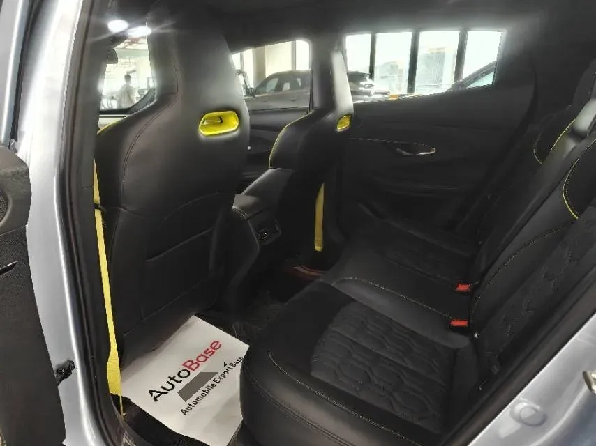 2022 ChangAn UNI-T 1.5T 188HP L4 7DCT,autocango,china used car exporter,china ev exporter,chinese used car exporter,chinese used ev exporter