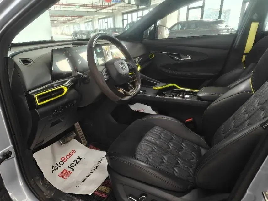 2022 ChangAn UNI-T 1.5T 188HP L4 7DCT,autocango,china used car exporter,china ev exporter,chinese used car exporter,chinese used ev exporter