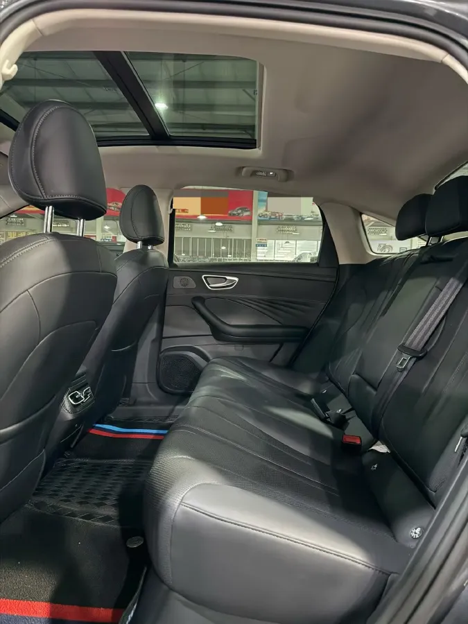 2025 Roewe D7 1.5L 112HP L4 1DHT PHEV 19.7KWH,autocango,china used car exporter,china ev exporter,chinese used car exporter,chinese used ev exporter