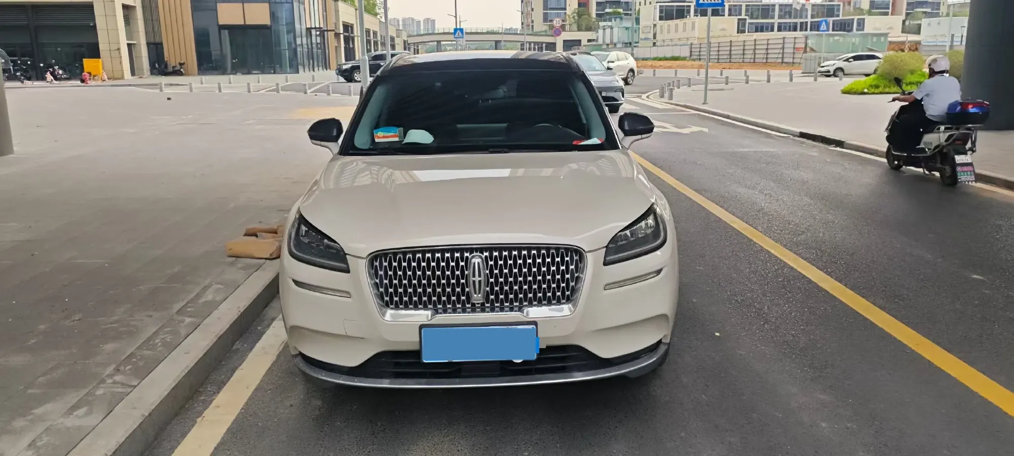 2021 Lincoln Corsair 2.0T 245HP L4 8AT,autocango,china used car exporter,china ev exporter,chinese used car exporter,chinese used ev exporter