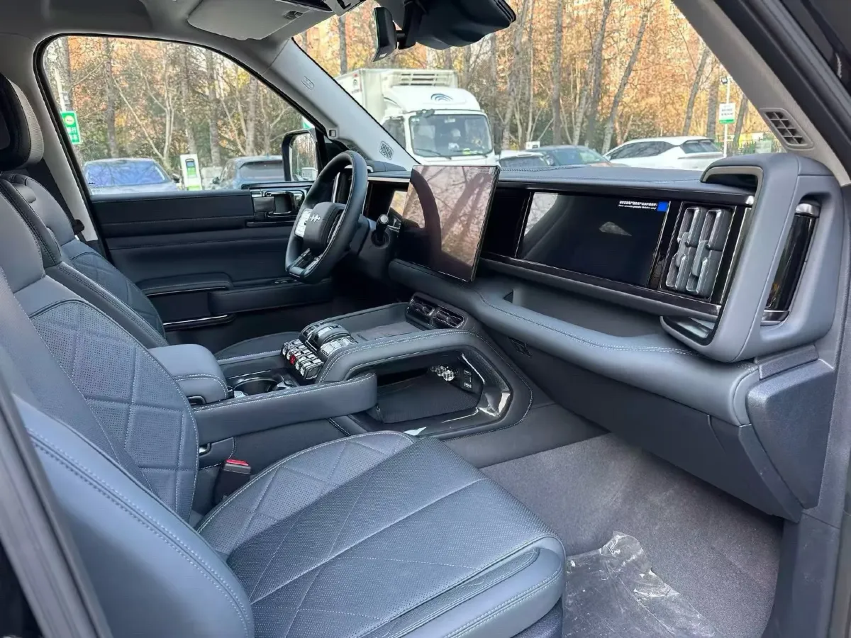 2025 FangChengBao Bao 5 1.5T 194HP L4 E-CVT PHEV 31.8KWH,autocango,china used car exporter,china ev exporter,chinese used car exporter,chinese used ev exporter