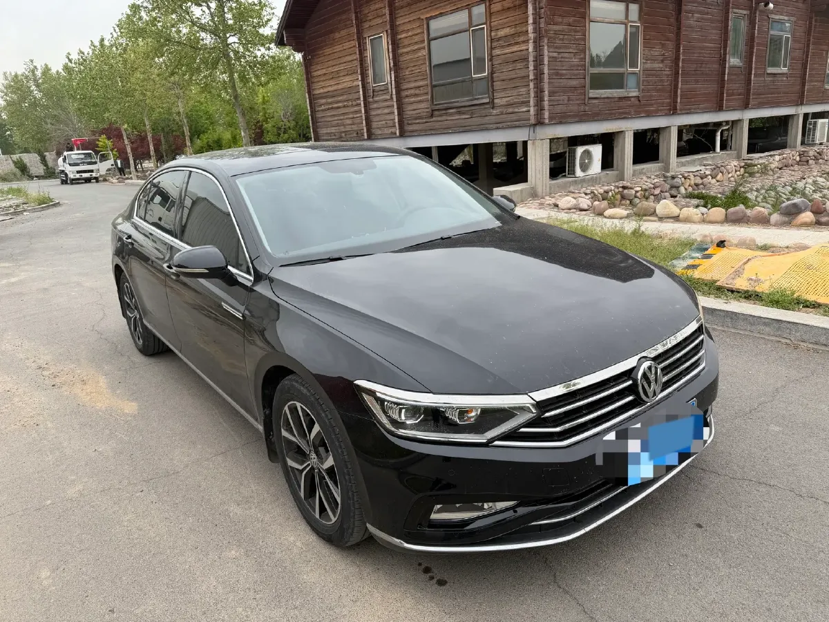2020 Volkswagen Magotan 2.0T 186HP L4 7DCT,autocango,china used car exporter,china ev exporter,chinese used car exporter,chinese used ev exporter