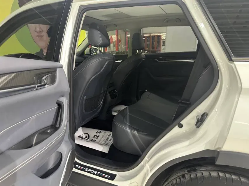 2018 Brilliance Auto V7 1.6T 204HP L4 7DCT,autocango,china used car exporter,china ev exporter,chinese used car exporter,chinese used ev exporter