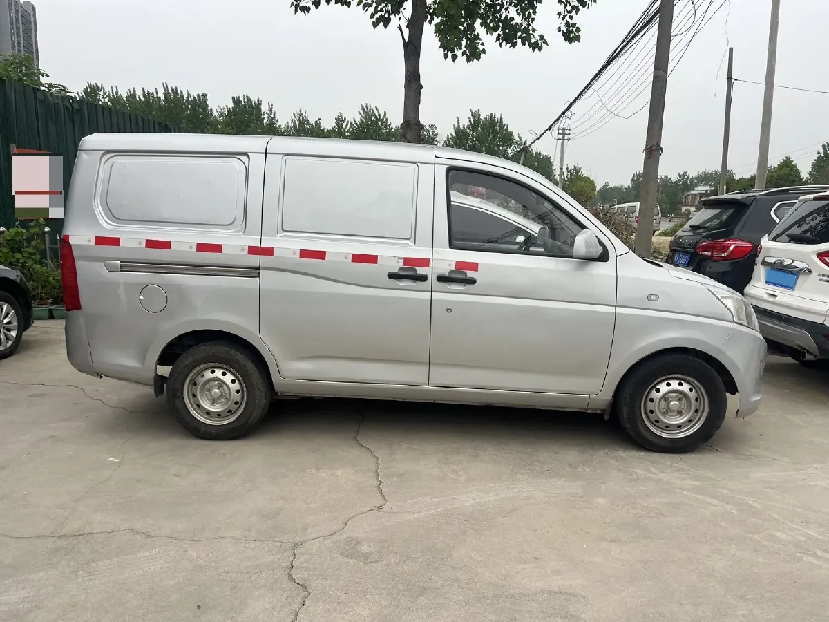 2019 WuLing RongGuang V 1.5L 99HP L4 6MT,autocango,china used car exporter,china ev exporter,chinese used car exporter,chinese used ev exporter
