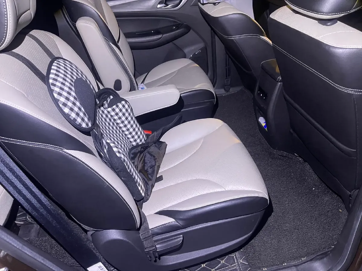 2017 BaoJun 730 1.5T 150HP L4 6DCT,autocango,china used car exporter,china ev exporter,chinese used car exporter,chinese used ev exporter