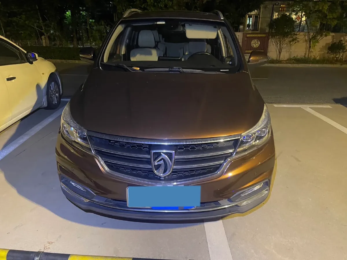 2017 BaoJun 730 1.5T 150HP L4 6DCT,autocango,china used car exporter,china ev exporter,chinese used car exporter,chinese used ev exporter