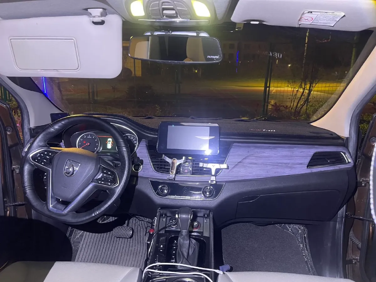 2017 BaoJun 730 1.5T 150HP L4 6DCT,autocango,china used car exporter,china ev exporter,chinese used car exporter,chinese used ev exporter