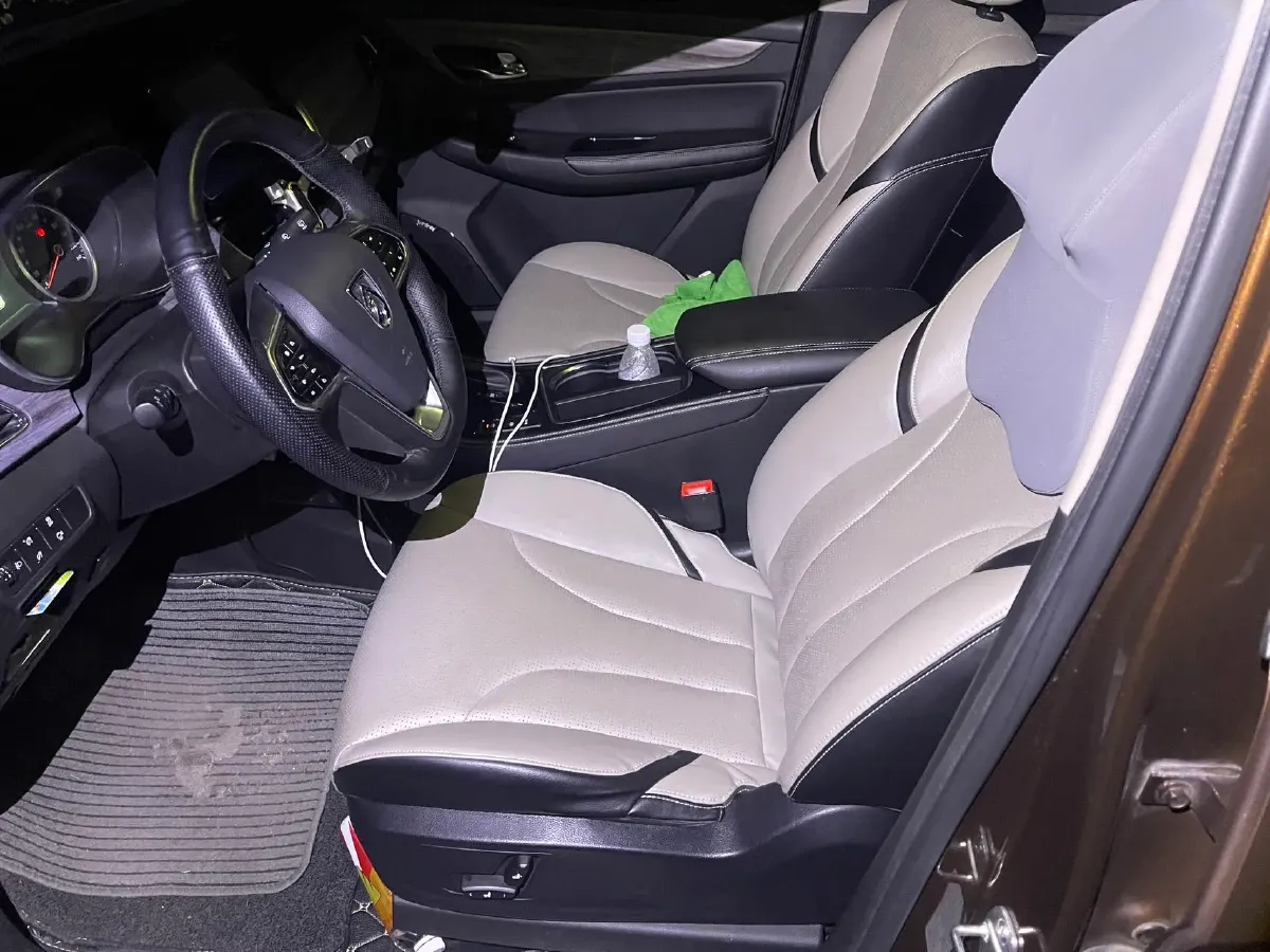 2017 BaoJun 730 1.5T 150HP L4 6DCT,autocango,china used car exporter,china ev exporter,chinese used car exporter,chinese used ev exporter