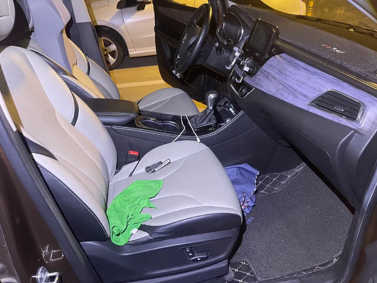 2017 BaoJun 730 1.5T 150HP L4 6DCT,autocango,china used car exporter,china ev exporter,chinese used car exporter,chinese used ev exporter