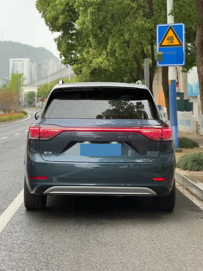 2024 AITO AITO M9 1.5T 152HP L4 REEV 42KWH,autocango,china used car exporter,china ev exporter,chinese used car exporter,chinese used ev exporter