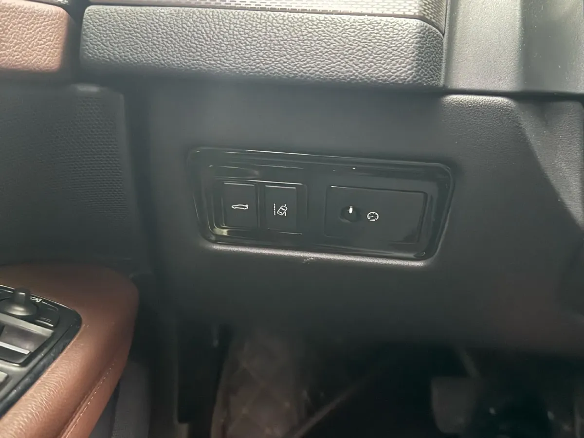 2018 Jaguar XEL 2.0T 250HP L4 8AT,autocango,china used car exporter,china ev exporter,chinese used car exporter,chinese used ev exporter