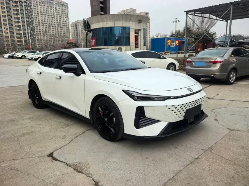 2024 ChangAn UNI-V 1.5T 188HP L4 7DCT,autocango,china used car exporter,china ev exporter,chinese used car exporter,chinese used ev exporter