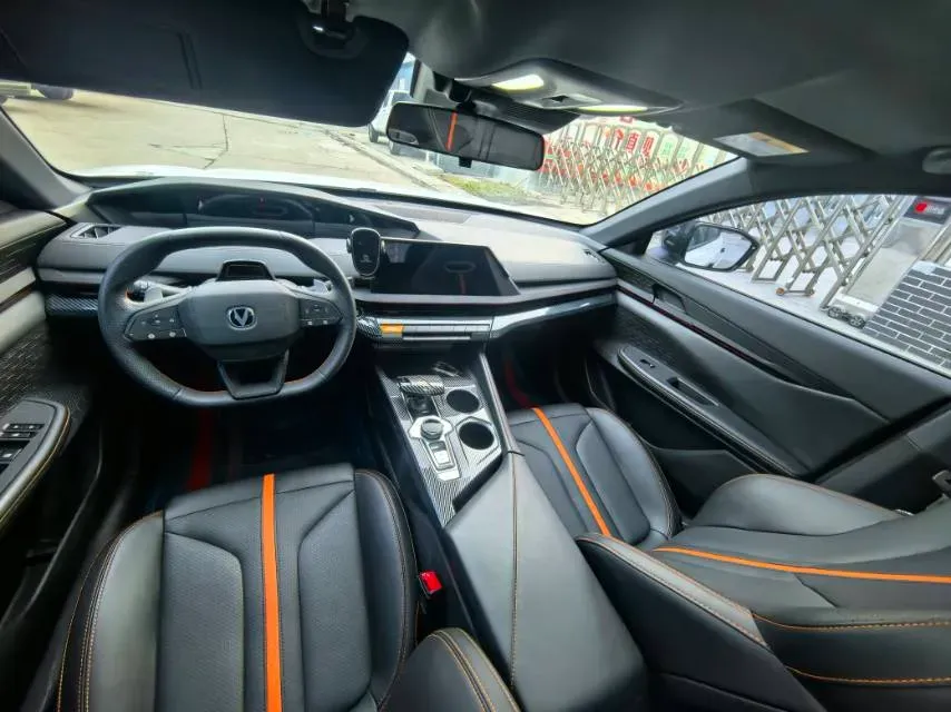 2024 ChangAn UNI-V 1.5T 188HP L4 7DCT,autocango,china used car exporter,china ev exporter,chinese used car exporter,chinese used ev exporter