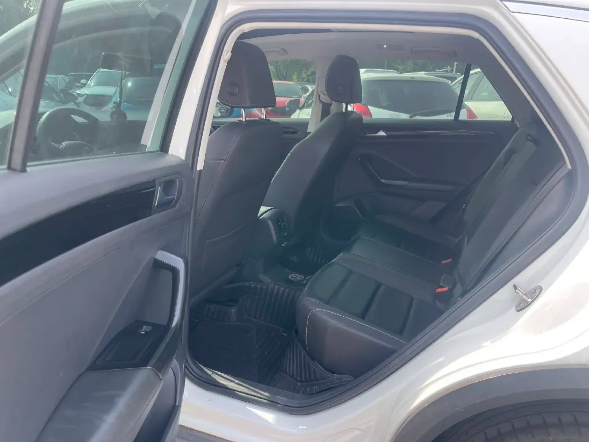 2020 Volkswagen T-Roc 1.4T 150HP L4 7DCT,autocango,china used car exporter,china ev exporter,chinese used car exporter,chinese used ev exporter