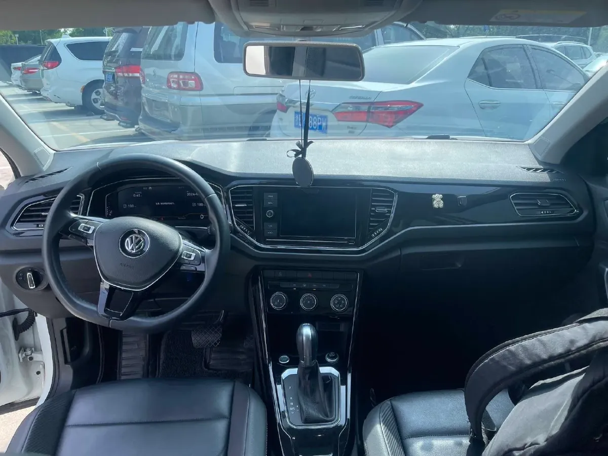 2020 Volkswagen T-Roc 1.4T 150HP L4 7DCT,autocango,china used car exporter,china ev exporter,chinese used car exporter,chinese used ev exporter