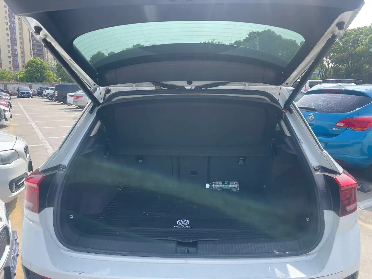 2020 Volkswagen T-Roc 1.4T 150HP L4 7DCT,autocango,china used car exporter,china ev exporter,chinese used car exporter,chinese used ev exporter