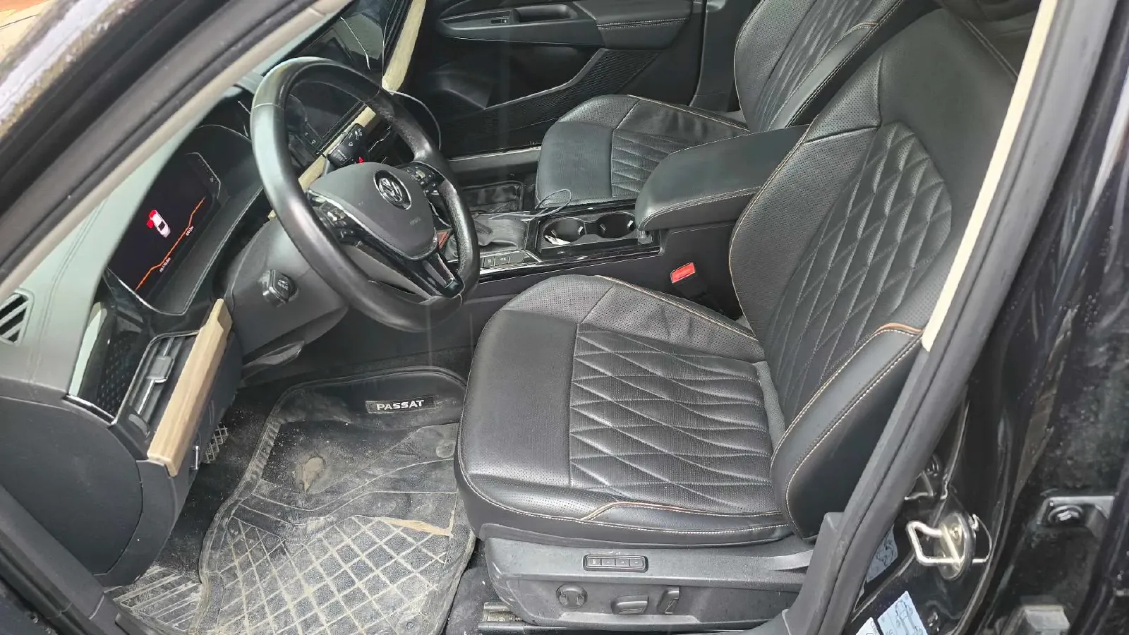 2020 Volkswagen Passat 2.0T 220HP L4 7DCT,autocango,china used car exporter,china ev exporter,chinese used car exporter,chinese used ev exporter