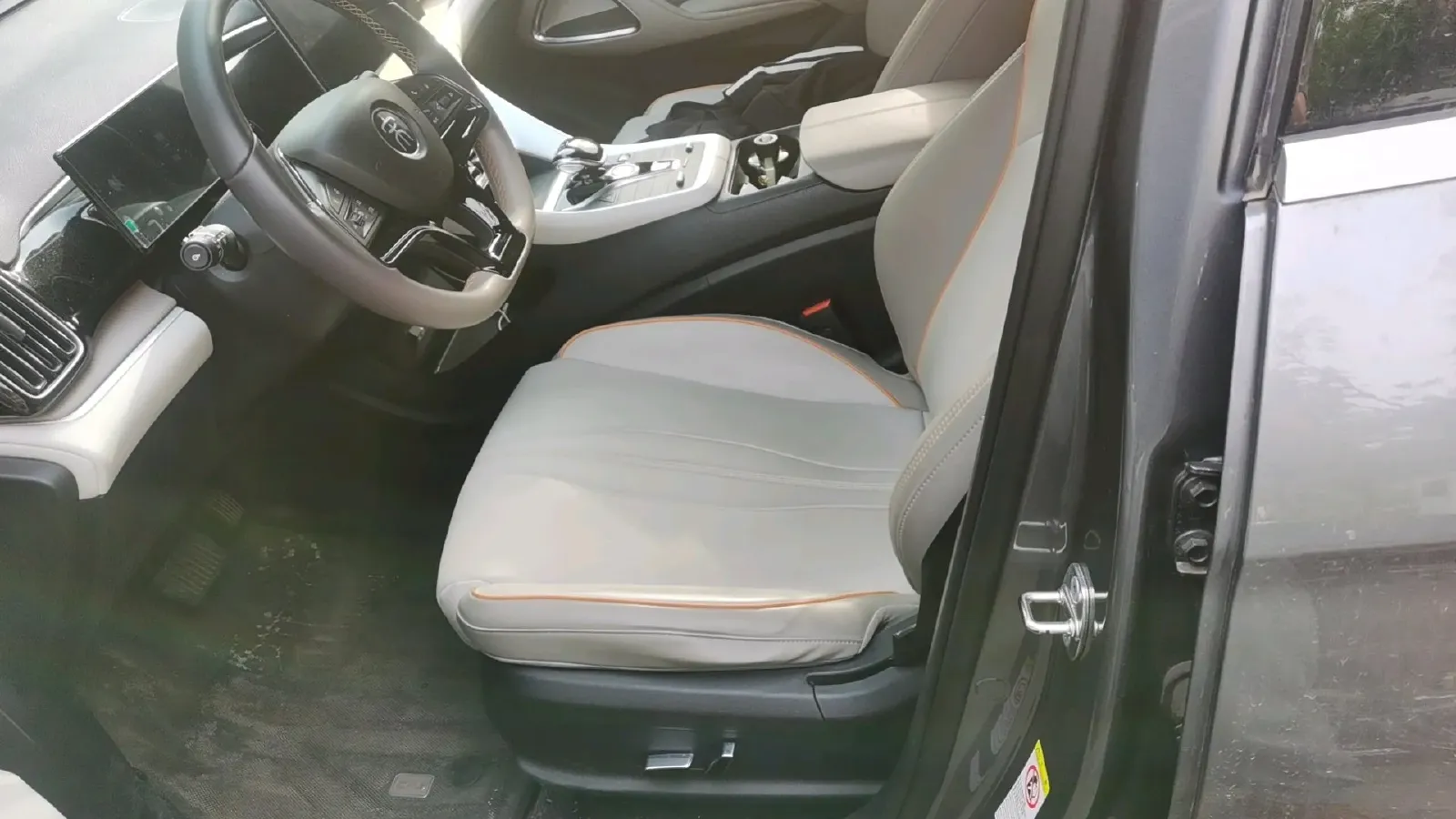 2024 BYD Song Pro 1.5L 110HP L4 E-CVT PHEV 18.3KWH,autocango,china used car exporter,china ev exporter,chinese used car exporter,chinese used ev exporter