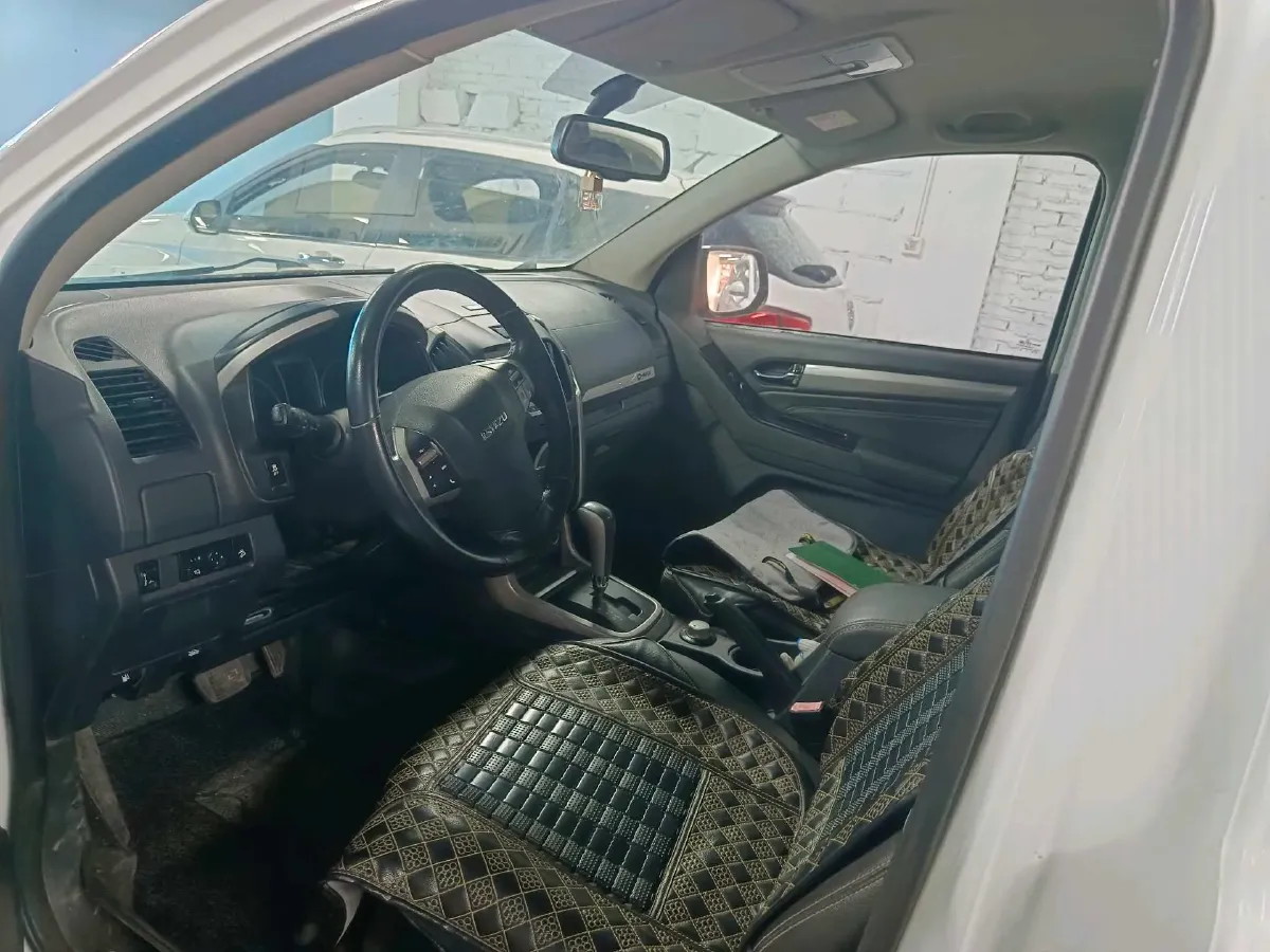 2019 Isuzu D-MAX 3.0T 177HP L4 6AT,autocango,china used car exporter,china ev exporter,chinese used car exporter,chinese used ev exporter