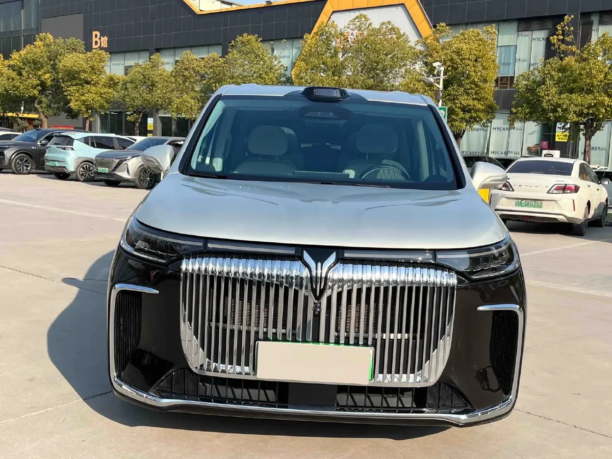 2025 Voyah Dream 1.5T 150HP L4 PHEV 41.7KWH,autocango,china used car exporter,china ev exporter,chinese used car exporter,chinese used ev exporter