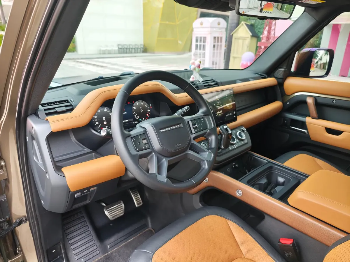 2023 Land Rover Defender 3.0T 400HP L6 8AT,autocango,china used car exporter,china ev exporter,chinese used car exporter,chinese used ev exporter