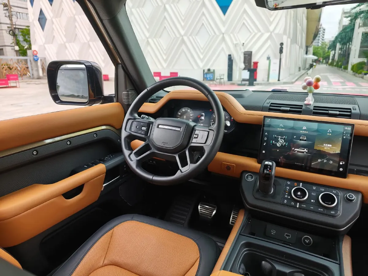 2023 Land Rover Defender 3.0T 400HP L6 8AT,autocango,china used car exporter,china ev exporter,chinese used car exporter,chinese used ev exporter