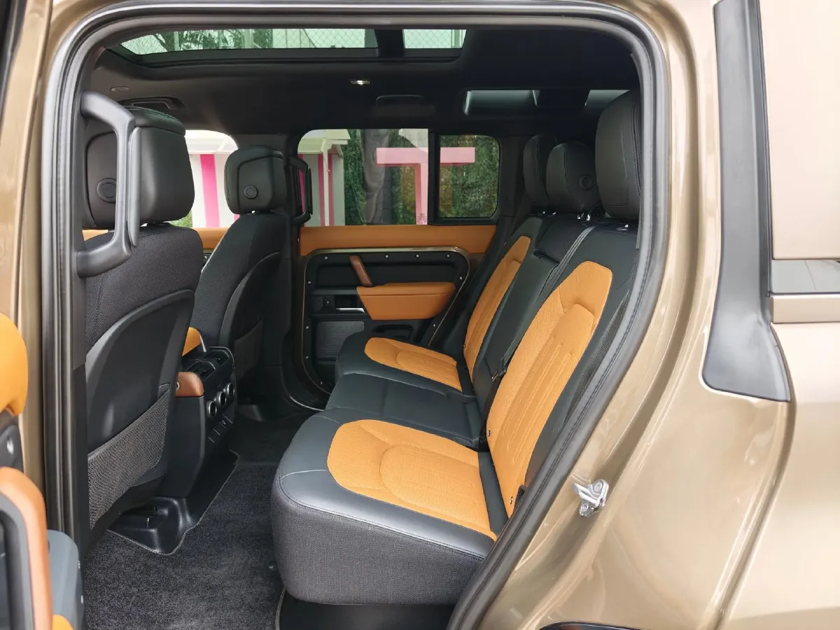 2023 Land Rover Defender 3.0T 400HP L6 8AT,autocango,china used car exporter,china ev exporter,chinese used car exporter,chinese used ev exporter