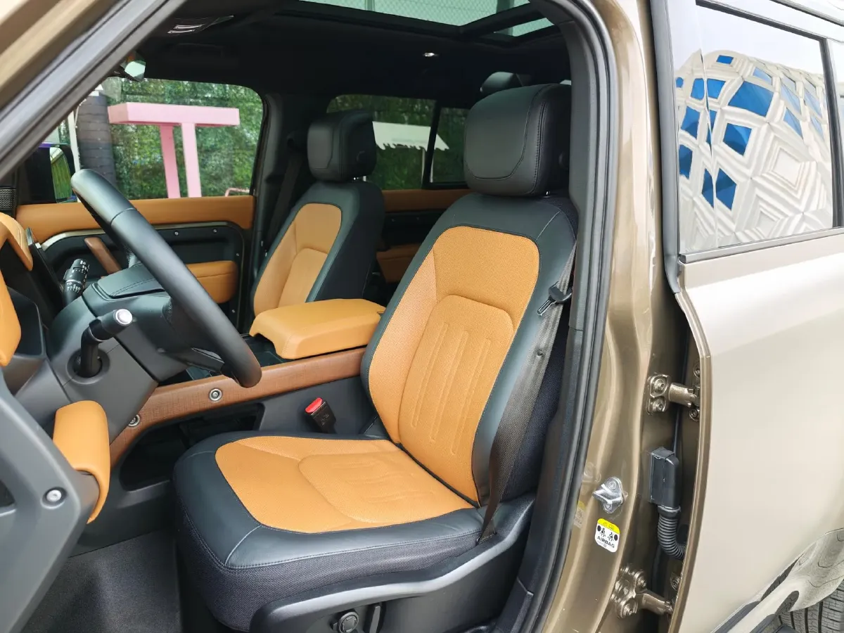 2023 Land Rover Defender 3.0T 400HP L6 8AT,autocango,china used car exporter,china ev exporter,chinese used car exporter,chinese used ev exporter