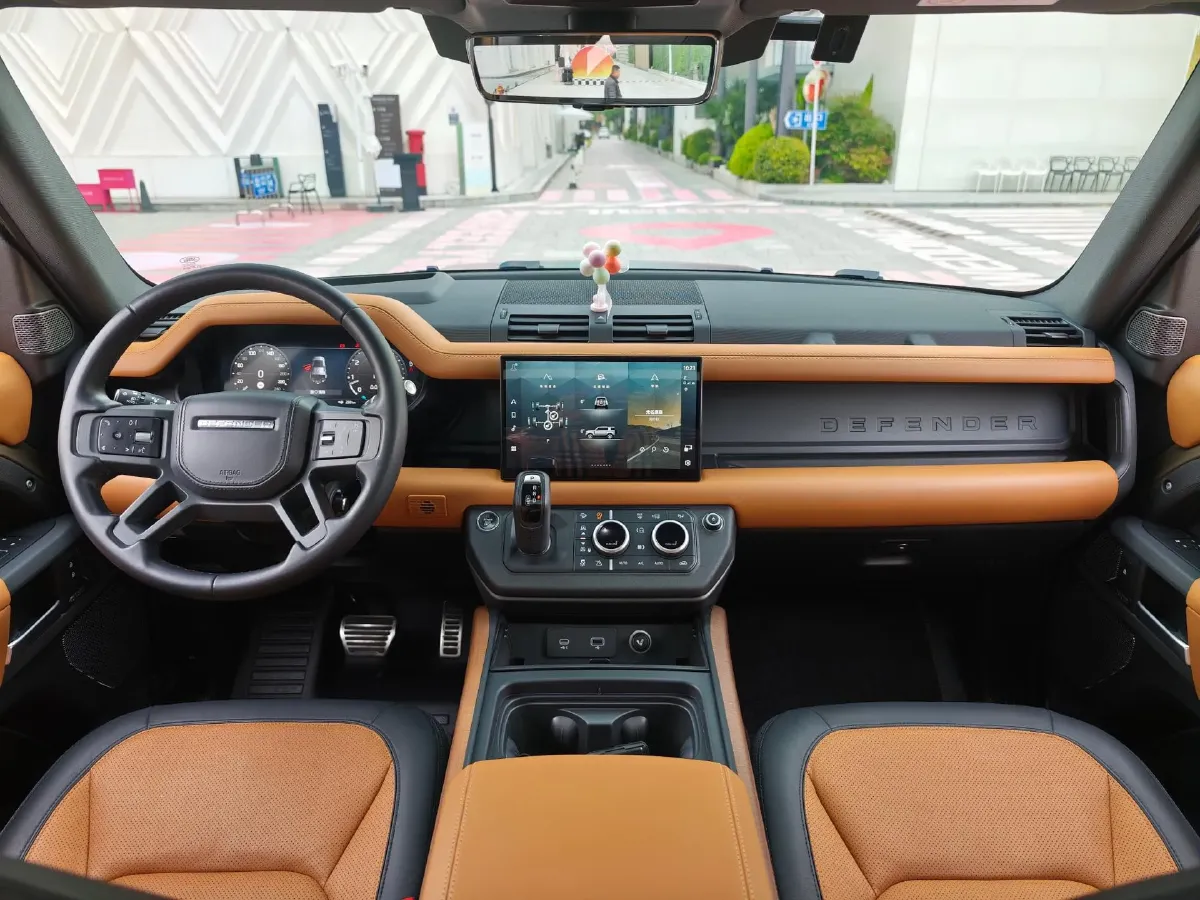 2023 Land Rover Defender 3.0T 400HP L6 8AT,autocango,china used car exporter,china ev exporter,chinese used car exporter,chinese used ev exporter