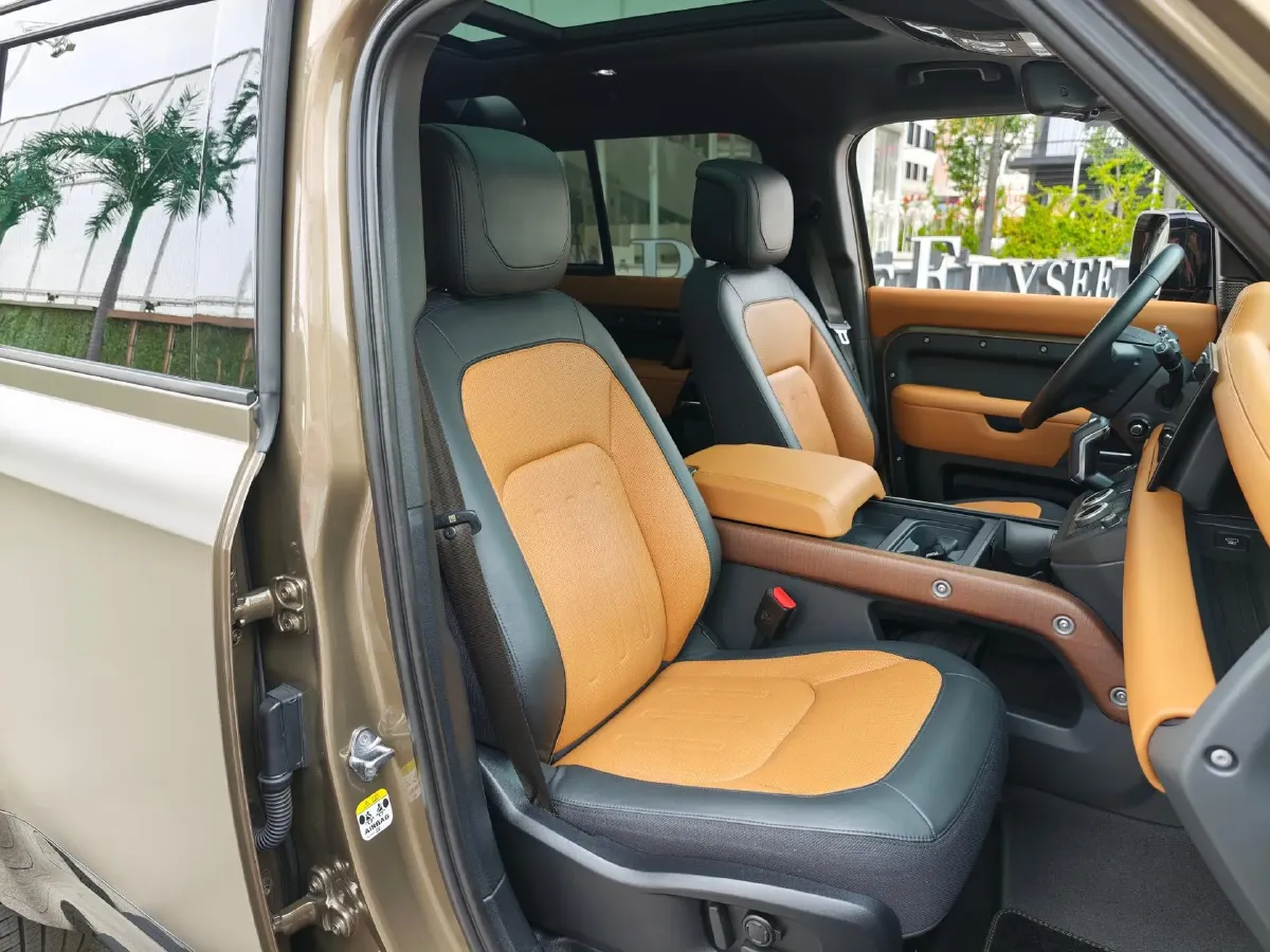 2023 Land Rover Defender 3.0T 400HP L6 8AT,autocango,china used car exporter,china ev exporter,chinese used car exporter,chinese used ev exporter