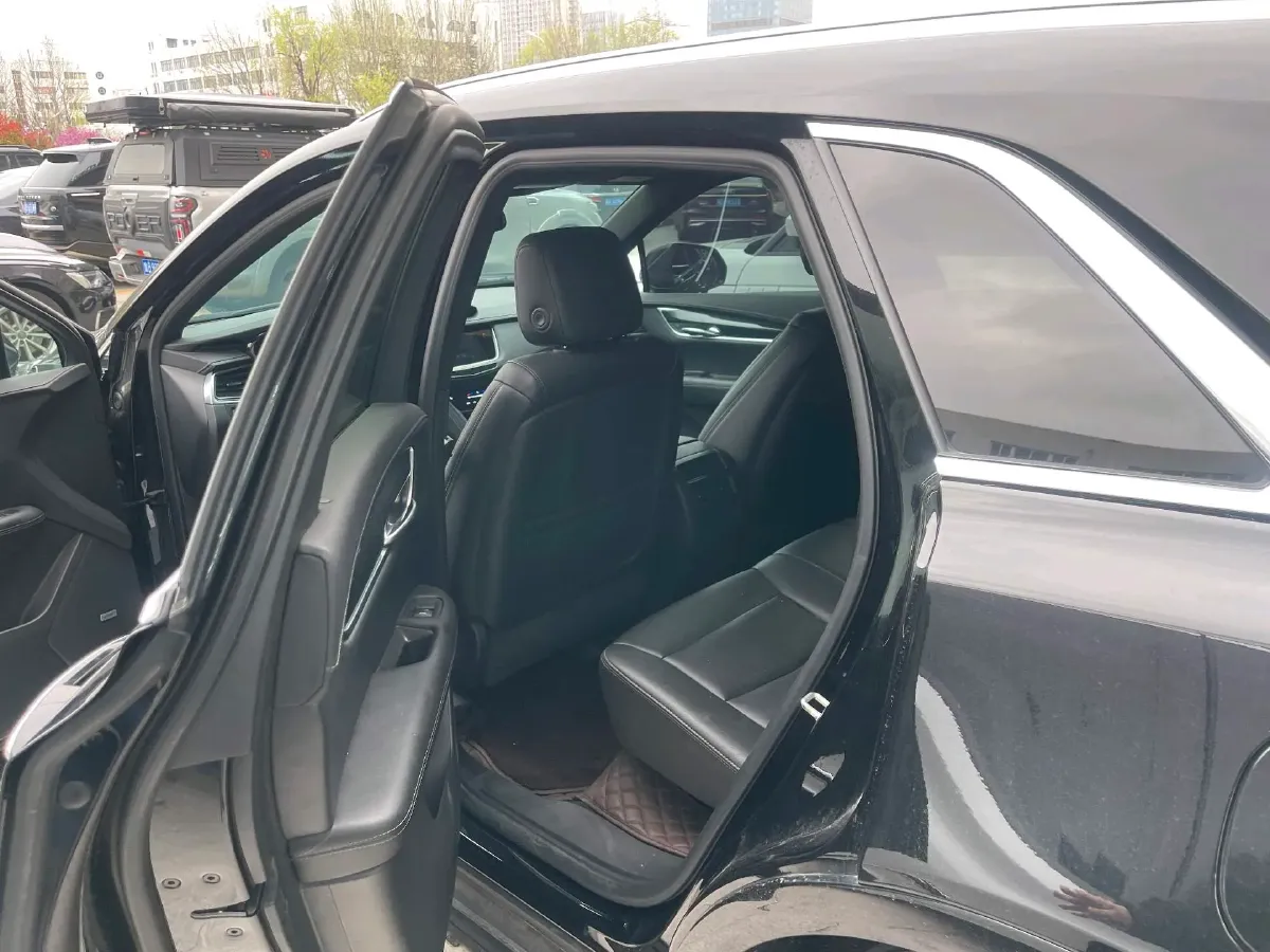 2022 Cadillac XT5 2.0T 237HP L4 9AT,autocango,china used car exporter,china ev exporter,chinese used car exporter,chinese used ev exporter