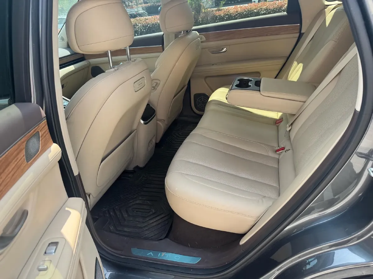 2024 AITO AITO M7 1.5T 152HP L4 REEV 40KWH,autocango,china used car exporter,china ev exporter,chinese used car exporter,chinese used ev exporter