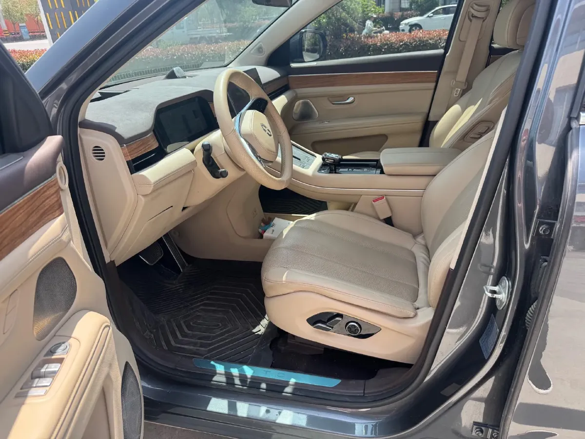 2024 AITO AITO M7 1.5T 152HP L4 REEV 40KWH,autocango,china used car exporter,china ev exporter,chinese used car exporter,chinese used ev exporter