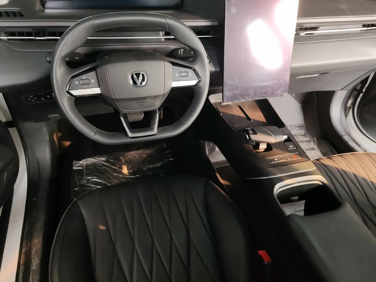 2024 ChangAn Eado 1.5T 170HP L4 7DCT,autocango,china used car exporter,china ev exporter,chinese used car exporter,chinese used ev exporter