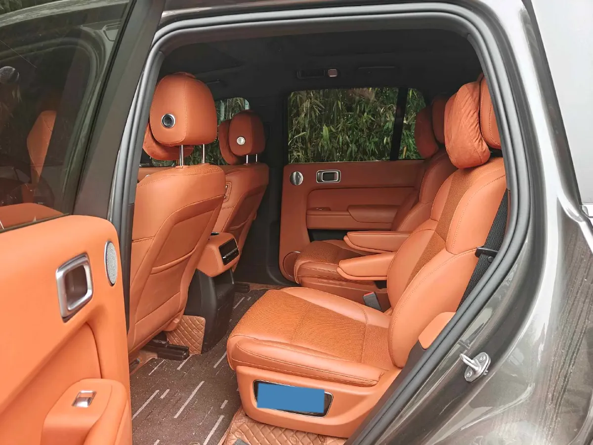 2023 Li L8 Range Extended 154HP REEV 40.9KWH,autocango,china used car exporter,china ev exporter,chinese used car exporter,chinese used ev exporter