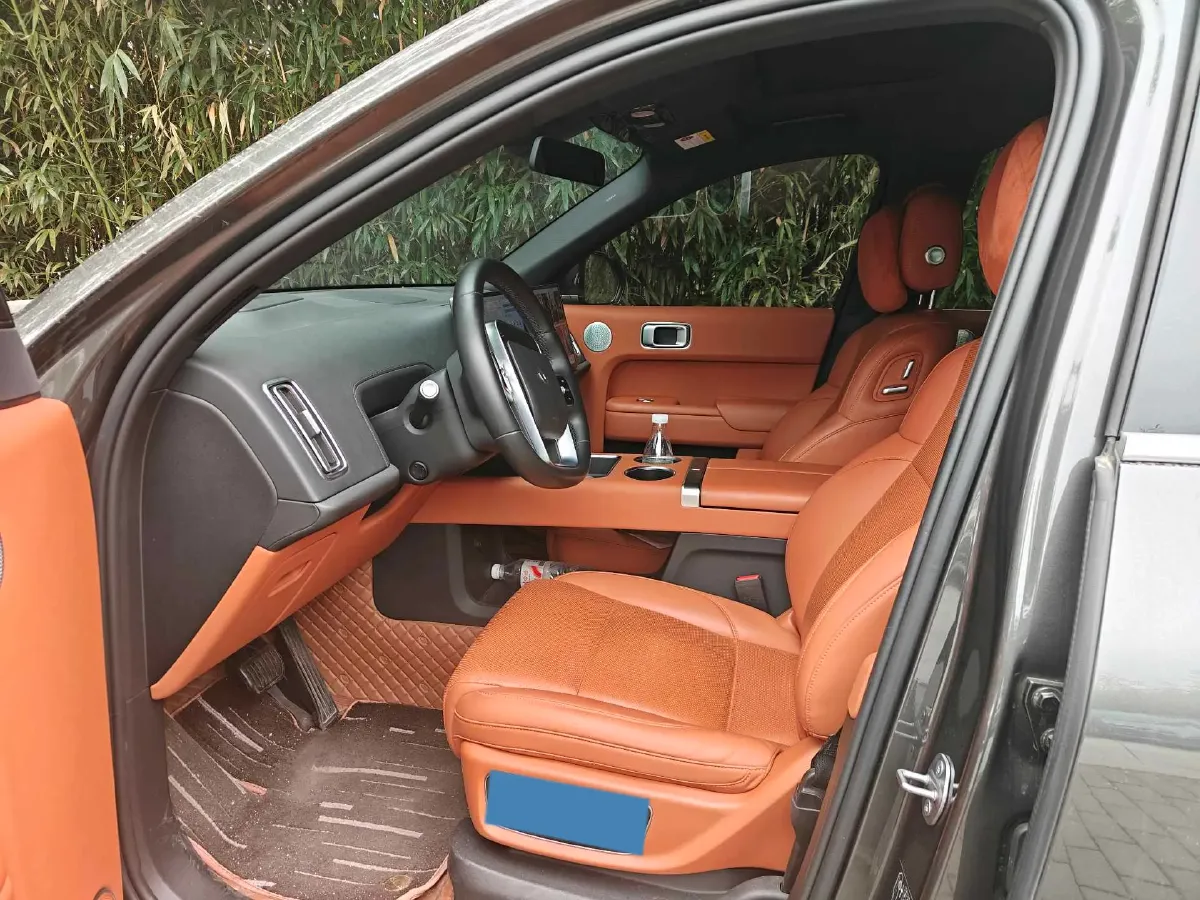 2023 Li L8 Range Extended 154HP REEV 40.9KWH,autocango,china used car exporter,china ev exporter,chinese used car exporter,chinese used ev exporter