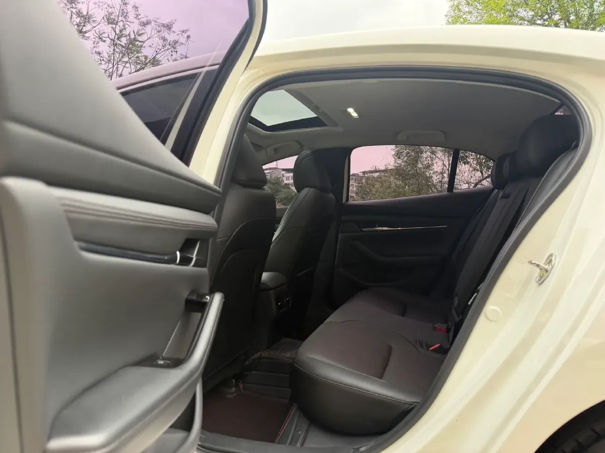 2021 Mazda 3 Axela 2.0L 158HP L4 6AT,autocango,china used car exporter,china ev exporter,chinese used car exporter,chinese used ev exporter