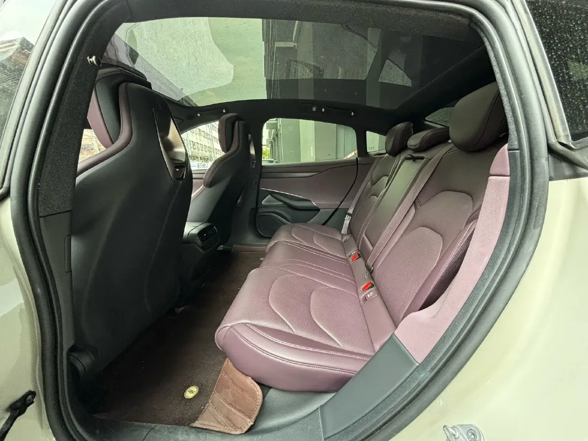 2024 MI SU7 BEV 73.6KWH,autocango,china used car exporter,china ev exporter,chinese used car exporter,chinese used ev exporter