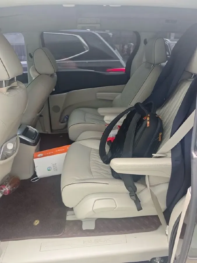 2022 Buick GL8 2.0T 237HP L4 9AT,autocango,china used car exporter,china ev exporter,chinese used car exporter,chinese used ev exporter