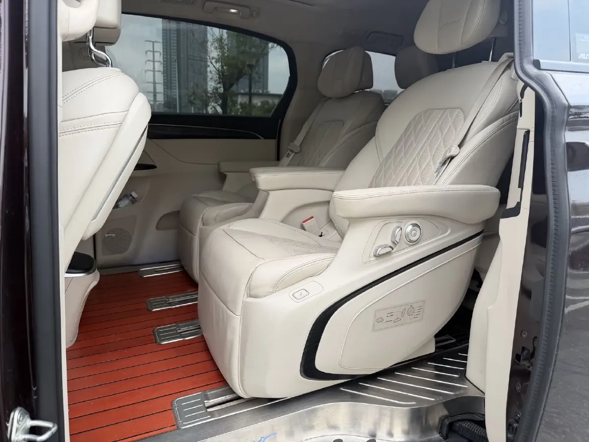 2021 Buick GL8 2.0T 237HP L4 9AT,autocango,china used car exporter,china ev exporter,chinese used car exporter,chinese used ev exporter