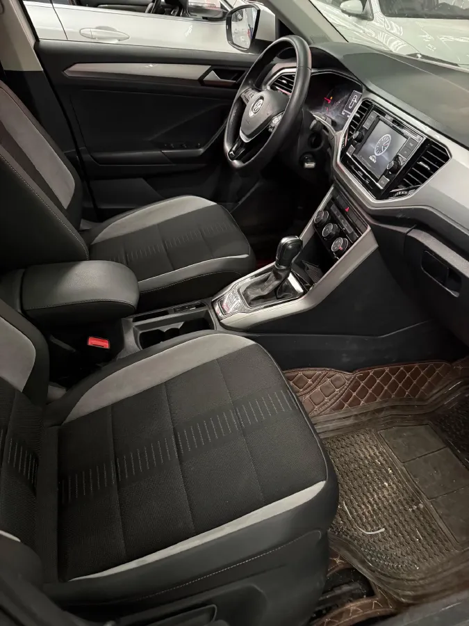 2020 Volkswagen T-Roc 1.4T 150HP L4 7DCT,autocango,china used car exporter,china ev exporter,chinese used car exporter,chinese used ev exporter